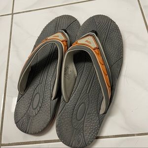 G-Pigeon mens slippers (euro 40/us9)